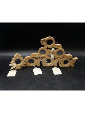 Myrtlewood Oregon Wood 7 Napkin Rings Whale Beaver Tree
